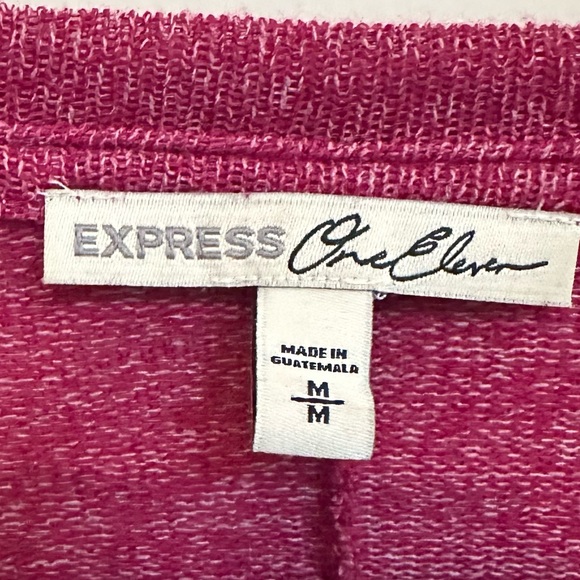 Express Pink V-Neck Knit Short Sleeve Top - Size M - Picture 4 of 4